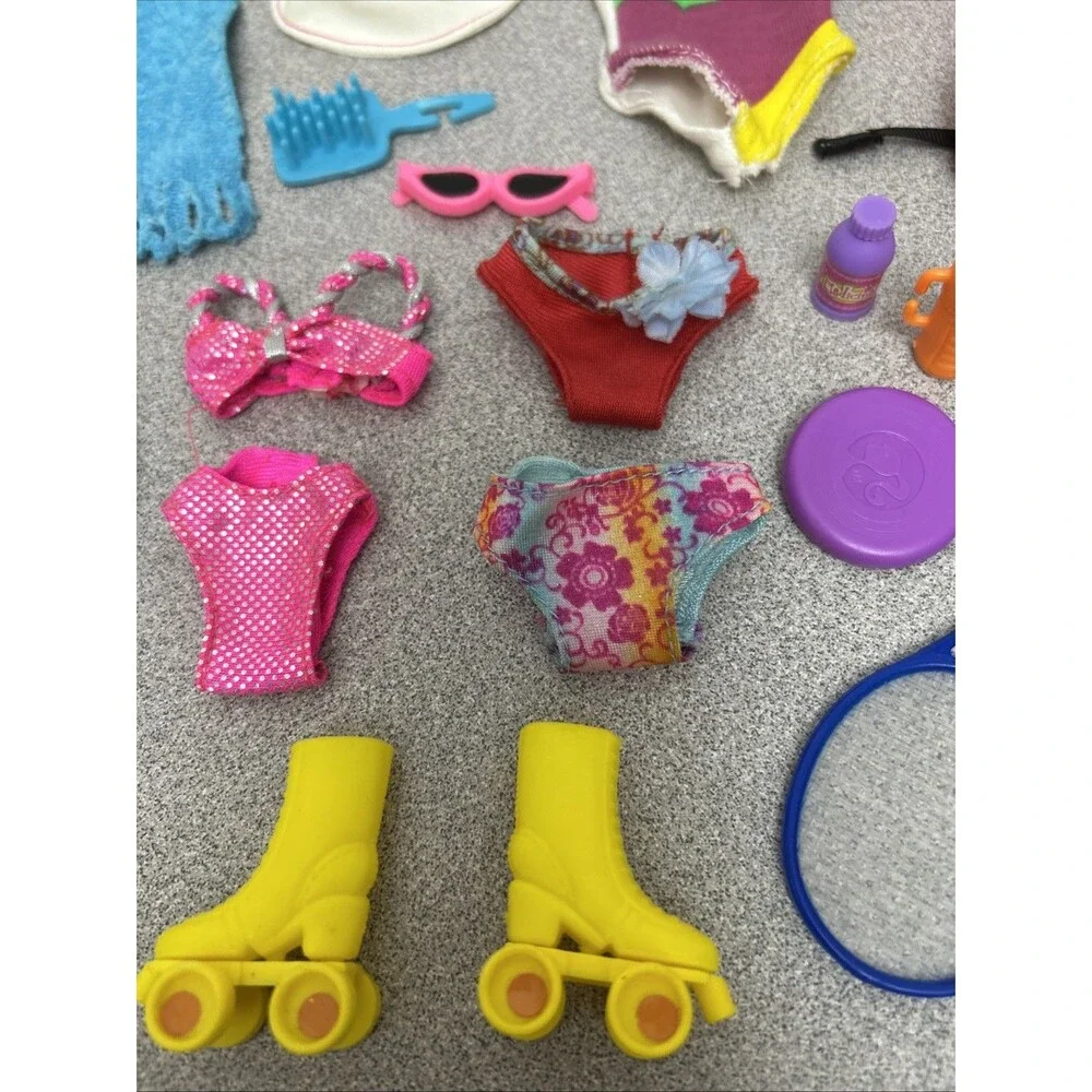 Vintage Barbie Beach Fun Accessories, Towel, Swimsuits, Sunglasses, And More‎
